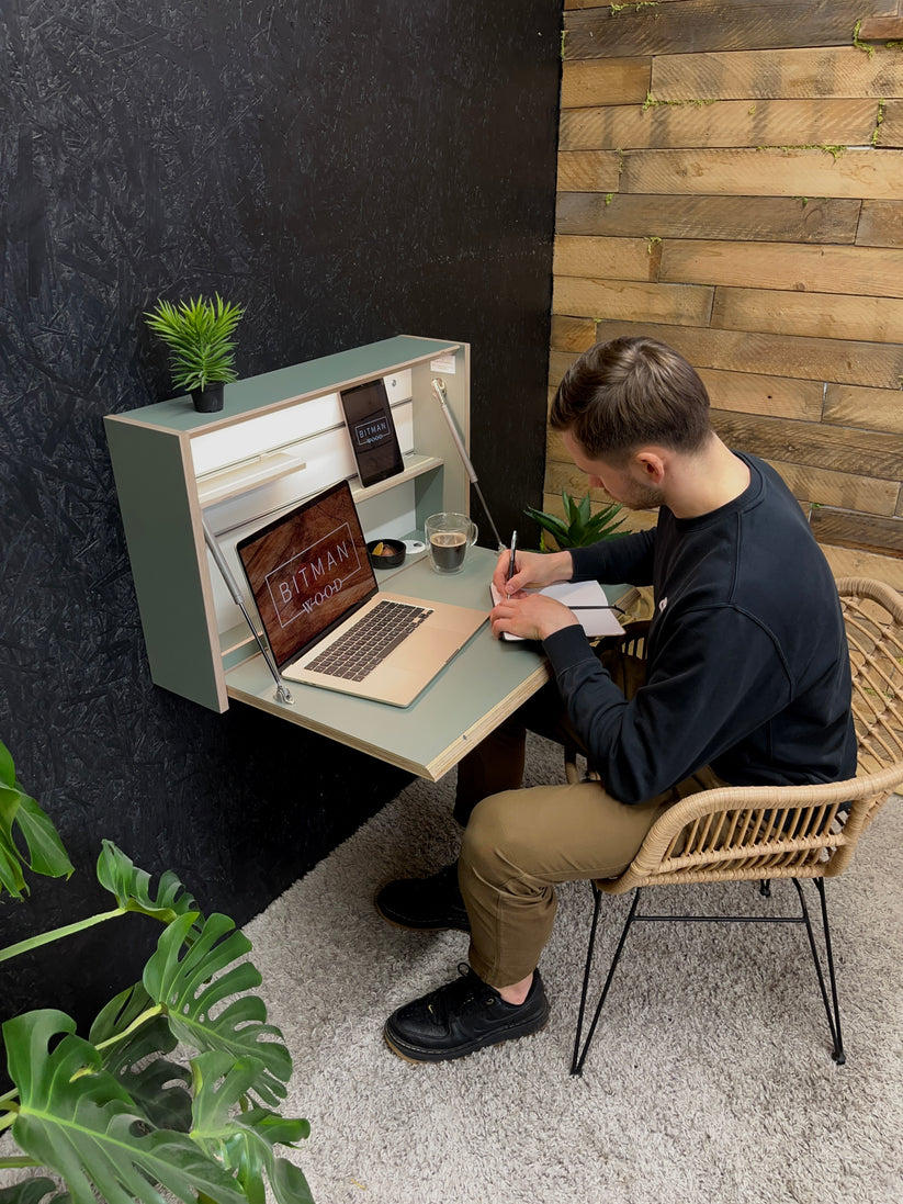 مكتب حائط عصري قابل للطي – أنيق وموفّر للمساحة