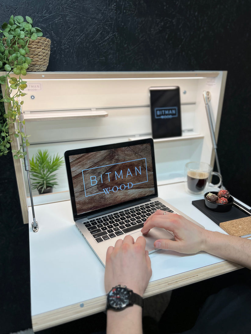 مكتب حائط عصري قابل للطي – أنيق وموفّر للمساحة